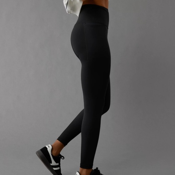 American Eagle The Everything High Waisted Black Pocket Leggings - Picture 2 of 6